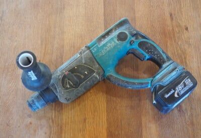 Location Burineur perforateur électrique Makita à Mûres